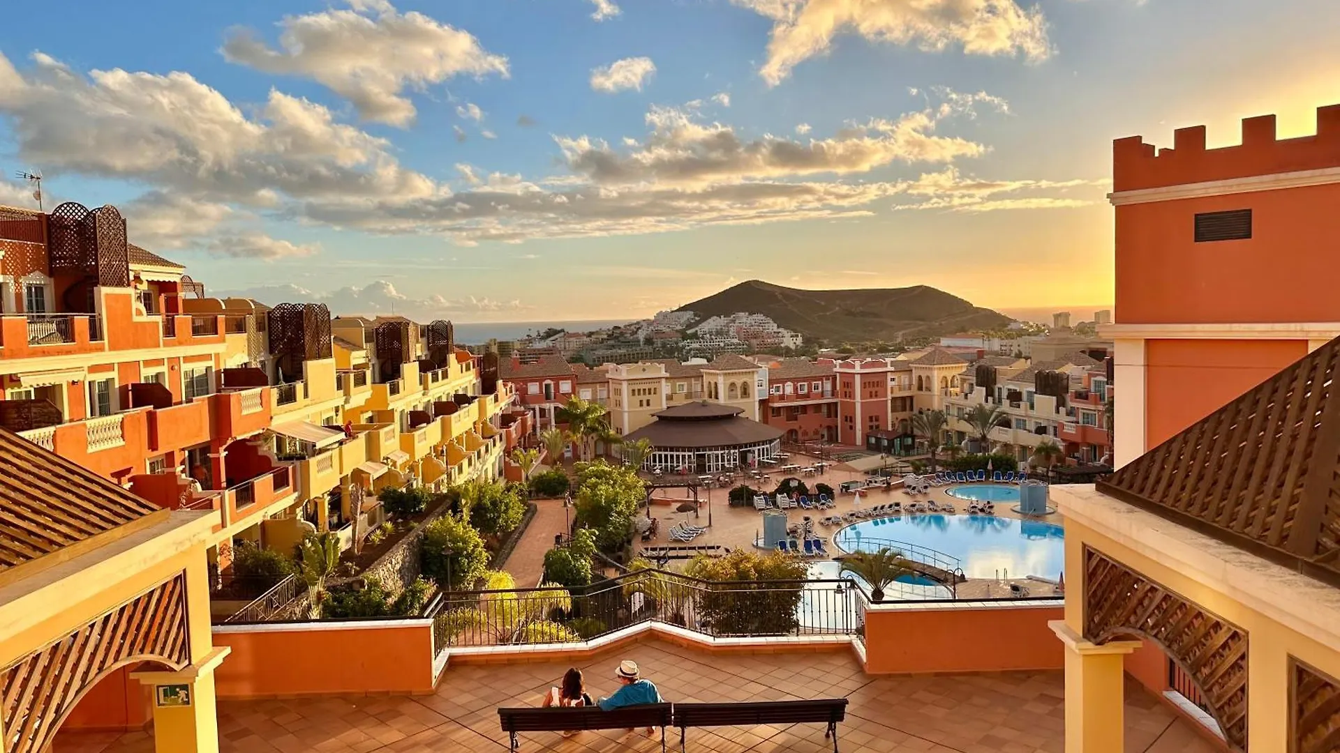 Sunset Apartment 6 & Heated Pool Los Cristianos  Espanha