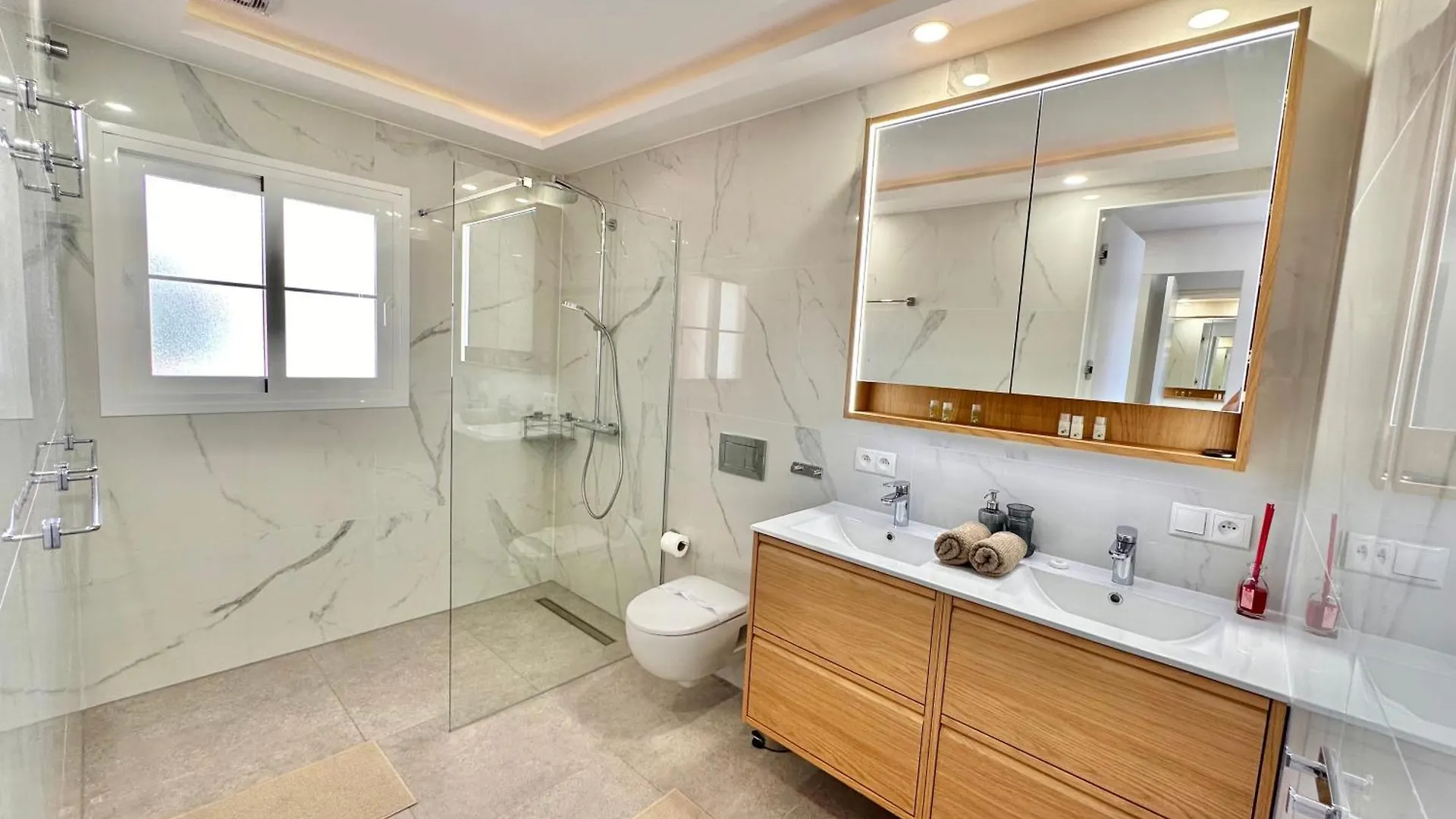 Sunset Apartment 6 & Heated Pool Los Cristianos  Espanha
