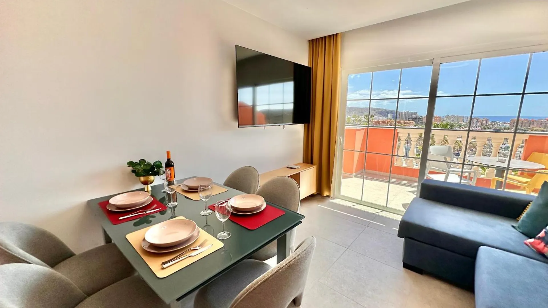 Sunset Apartment 6 & Heated Pool Los Cristianos  0*, Los Cristianos (Tenerife) Espanha