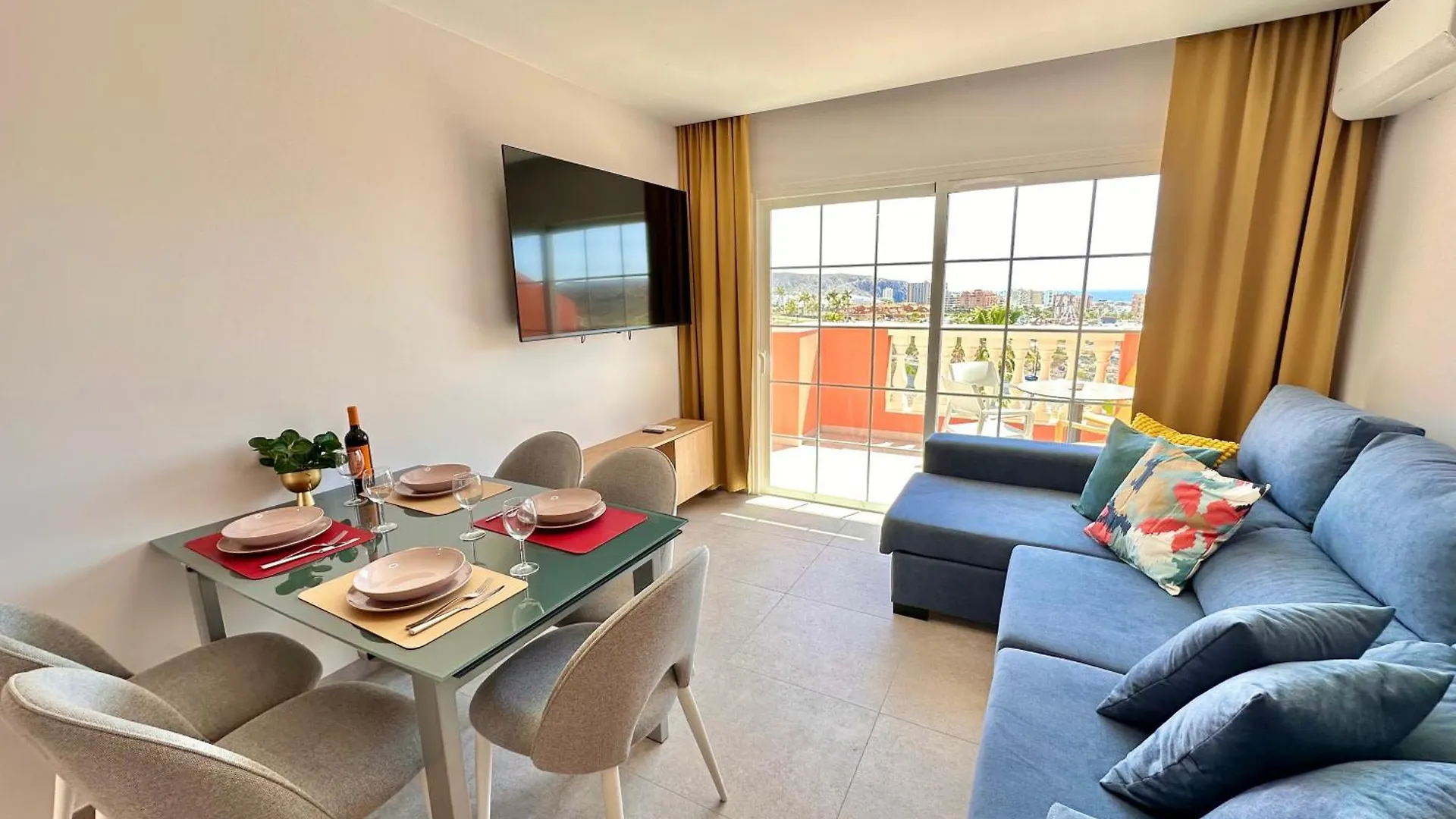 Sunset Apartment 6 & Heated Pool Los Cristianos  Espanha